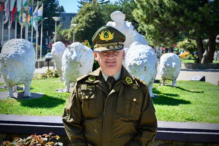 General Director de Carabineros: "Estamos quitando las armas, el dinero y la droga a los grupos criminales para neutralizarlos"