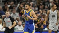 Warriors’ Steph Curry ties a Michael Jordan NBA record with 40