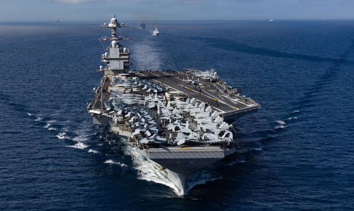 FOTOS: El portaaviones más grande del mundo visto de cerca