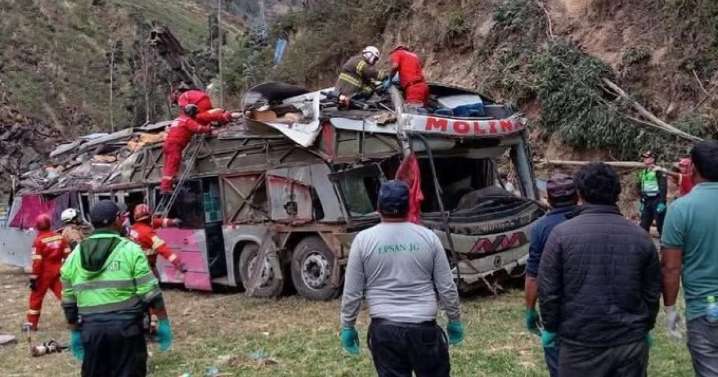 Al menos 37 muertos en un accidente de autobús en el sur de Perú