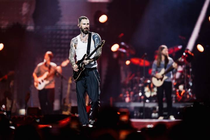 Maroon 5 closes tour on a ‘Sugar’ sweet note at Little Caesars Arena