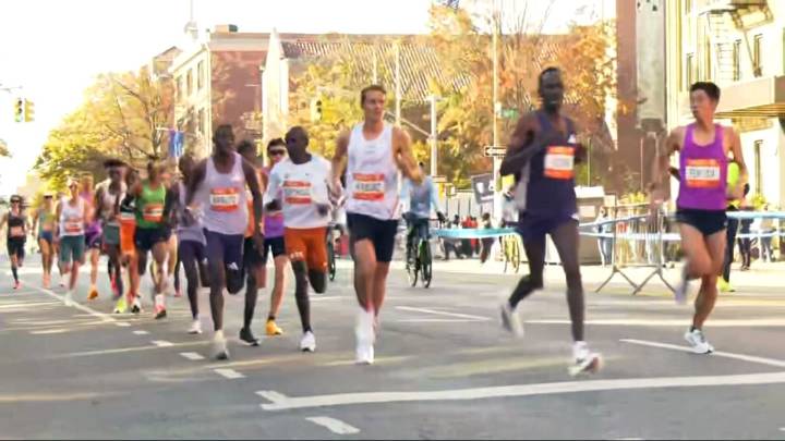 New Yorkers power runners through marathon