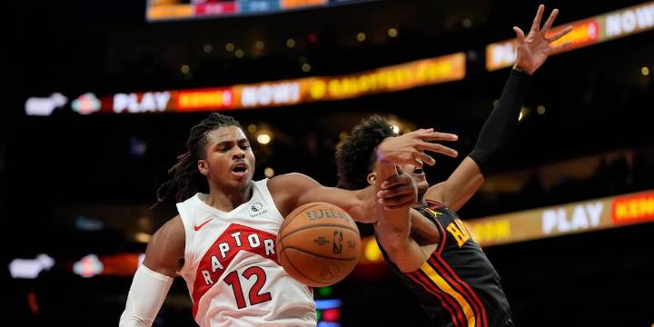 Hawks lose to Raptors for second time this season