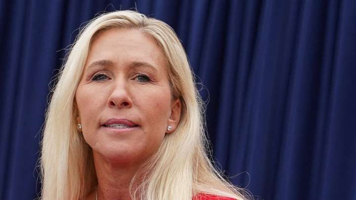 La congresista Marjorie Taylor Greene anuncia que se retira tras su desencuentro con Trump