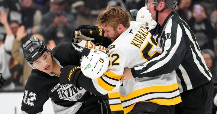 Morgan Geekie scores twice to tie for NHL goals lead, Bruins beat Kings 2
