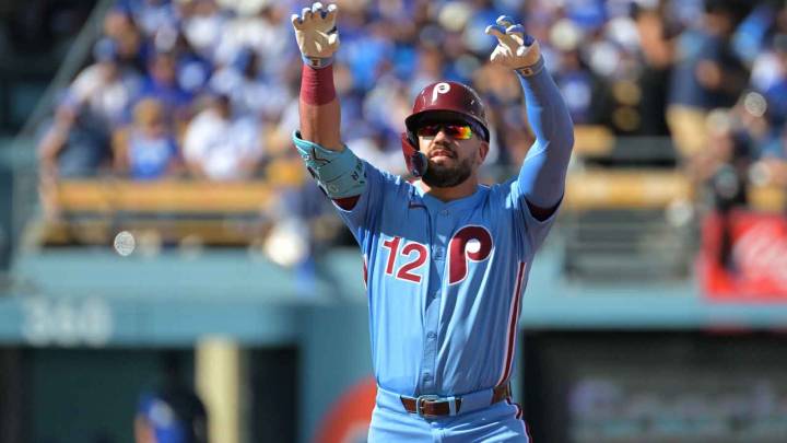 MLB rumors: Insider dreams of Kyle Schwarber hitting over Yankee Stadium’s short porch