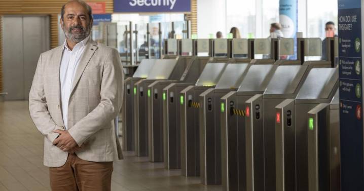 Scotland flights wins as Glasgow, Edinburgh and Prestwick up