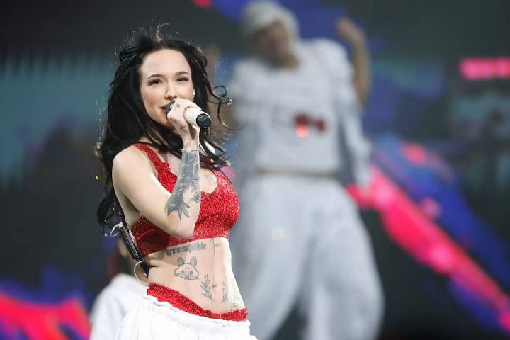 «Sin pena, ni gloria»: Difunden cuánto cobró La Joaqui por cantar en la Fiesta de Disfraces ¡y la cifra es millonaria!