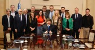 Javier Milei se reúne con el gabinete por el Presupuesto 2026 y recibe al canciller de Israel