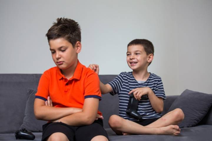 Niño hospitalizado por golpe en la cabeza y respuesta polémica de psicóloga