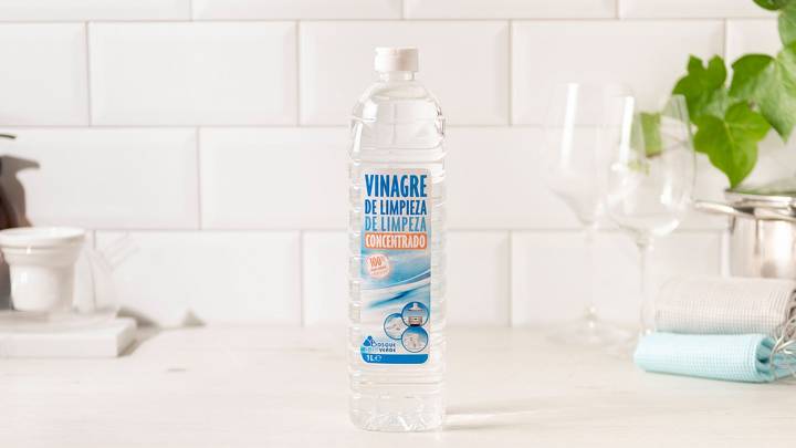 Es el vinagre 'mágico' de Mercadona: 5 usos imprescindibles para la limpieza del hogar