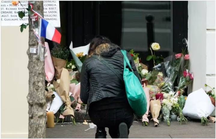 Francia recuerda a las 132 víctimas a diez años de los peores ataques terroristas de su historia reciente