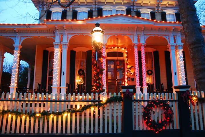 Clinton’s Dickens Days bring Victorian Christmas charm to life