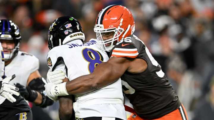 Myles Garrett, Carson Schwesinger add to All-Pro candidacies in loss