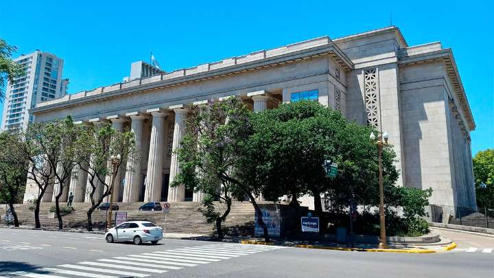 Tragedia en la UBA: murió un estudiante de Nutrición tras caer del séptimo piso