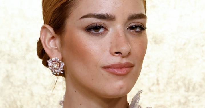 Dixie D’Amelio Shows How It’s Done in Backless Floral Dress