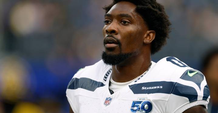 Pre-Snap Reads 11/25: DeMarcus Lawrence making old people everywhere proud