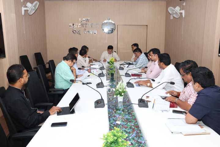 Odisha Works Minister Directs Officials to Fast