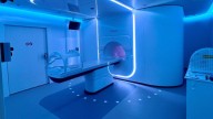 El Centro de Protonterapia Quirónsalud amplía su cartera de servicios con un acelerador lineal para radioterapia guiada por imágenes de resonancia magnética