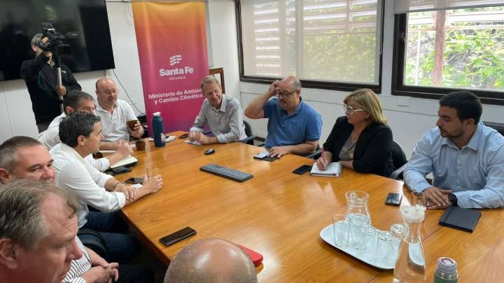 Cuarto intermedio en la reunión entre pescadores y funcionarios del Ministerio de Ambiente