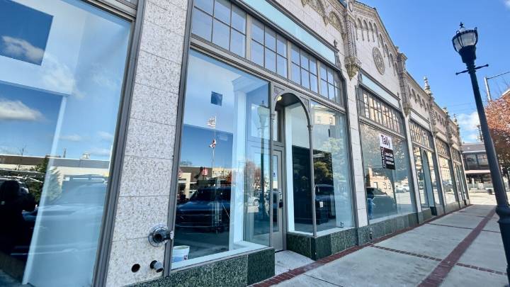 New cocktail bar + restaurant coming to Five Points South
