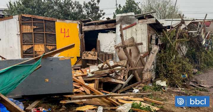 Valdivia: demuelen estructuras que eran utilizadas para tráfico de drogas en población Pablo Neruda