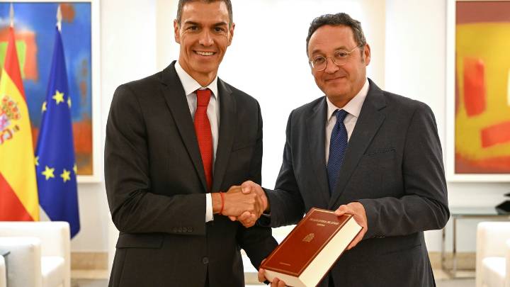La principal asociación de fiscales acusa a Sánchez de "presionar y deslegitimar" al Supremo tras declarar inocente a García Ortiz