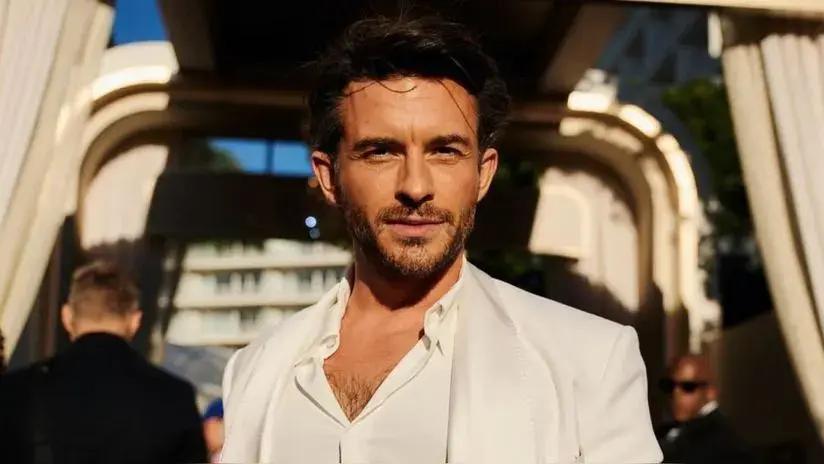 Jonathan Bailey es el hombre más sexy del mundo en 2025, según la revista People