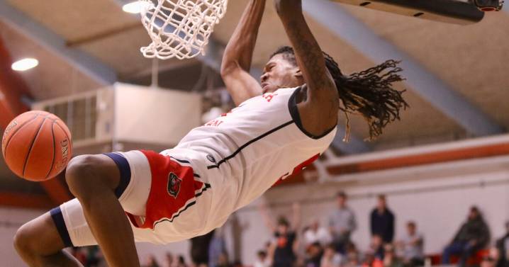 Montana Western men topple defending NAIA champion College of Idaho 96