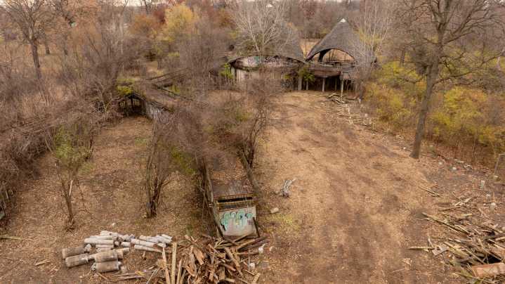 Demo begins on long vacant Belle Isle Zoo
