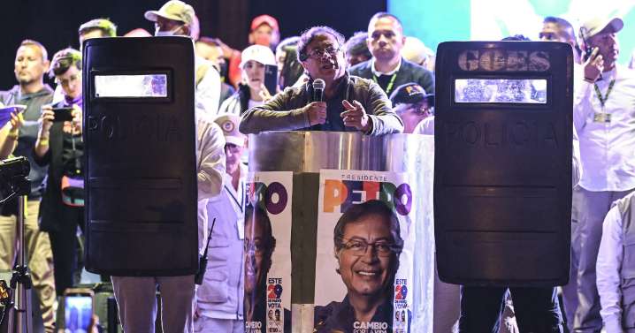 Multan con 1,6 millones de dólares al equipo de Petro por rebasar los topes de financiación de la campaña de 2022