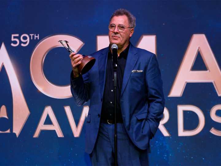 Vince Gill honoured with Willie Nelson Lifetime Achievement Award