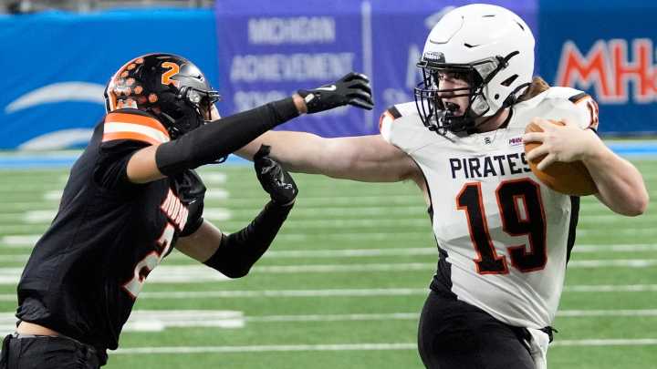 MHSAA football state final scores today: Day 1 stats, game recaps