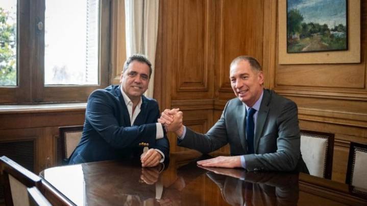 Pese que aun no asumió como ministro del Interior, Santilli ya empezó a contactar a gobernadores para negociar su apoyo a las reformas