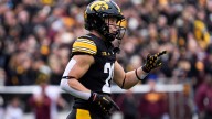 Kaden Wetjen has costly redzone fumble in Iowa vs Oregon football