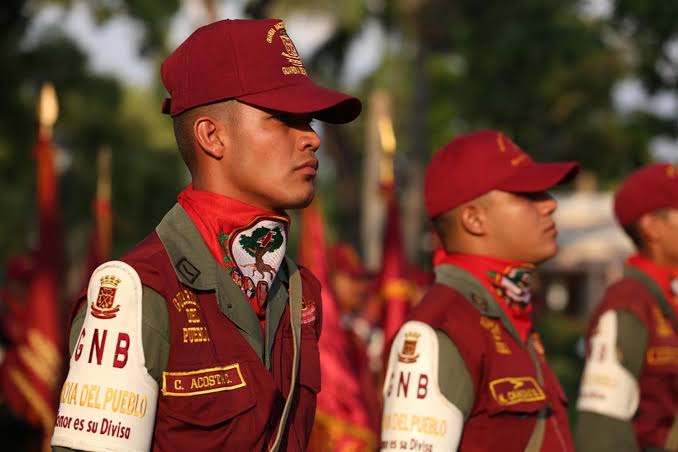 Padrino López felicita a la Guardia del Pueblo en su aniversario N° 14
