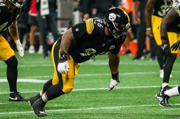 Massive former Pittsburgh Steelers nose tackle retires