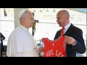 Chicago Bulls sportscaster meets Pope Leo, gifts him jersey