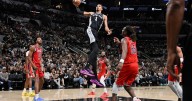 Fox scores 24 points in season debut, Wembanyama has 18 points, 18 rebounds as Spurs top Pelicans