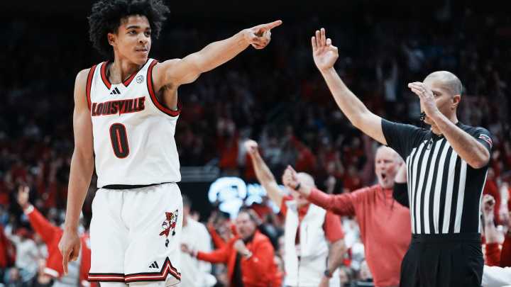 Louisville at Cincinnati odds, picks and predictions