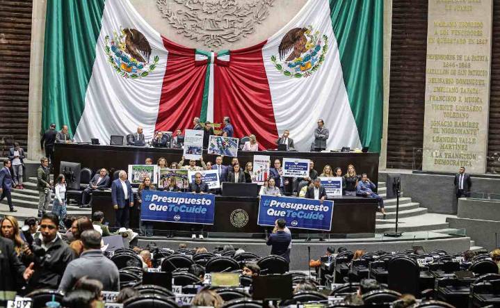 Diputados aprueban PEF 2026 en lo general