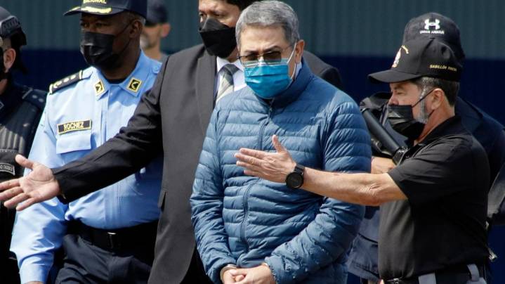Trump says he plans to pardon former Honduran President Hernandez for 2024 drug trafficking sentence