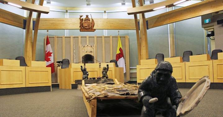 Two ministers in the running to be Nunavut's next premier