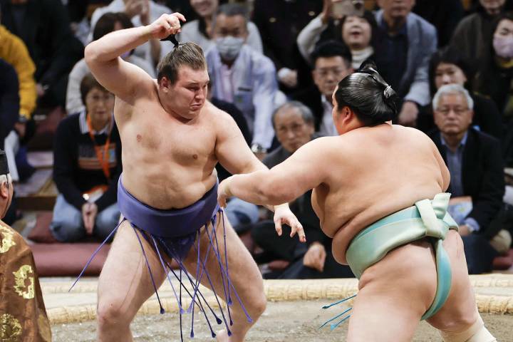 Ukrainian sumo wrestler Aonishiki rises to ozeki and nears the highest rank of Japan’s national sport
