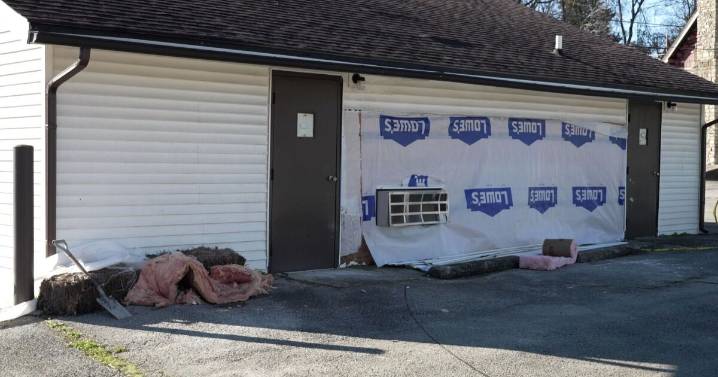 Mother-daughter boutique duo refuses to let hit-and-run crash derail Black Friday dreams