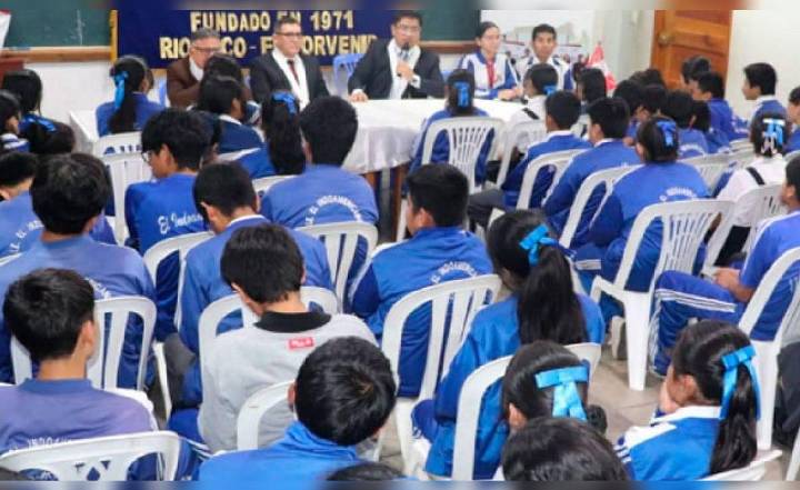 Corte de La Libertad promueve diálogo con estudiantes para prevenir su participación en delitos penales