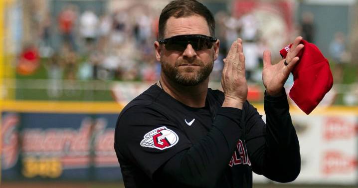 Cleveland's Vogt, Milwaukee’s Murphy win Manager of the Year