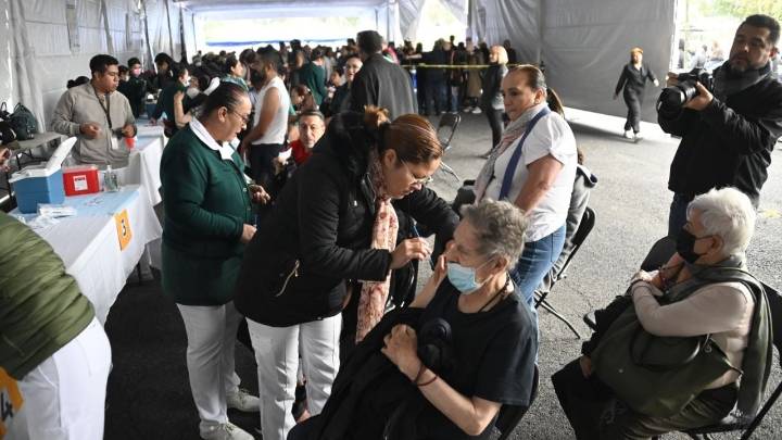 Arranca mega centro de vacunación instalado en la UNAM; estará abierto hasta el viernes 14