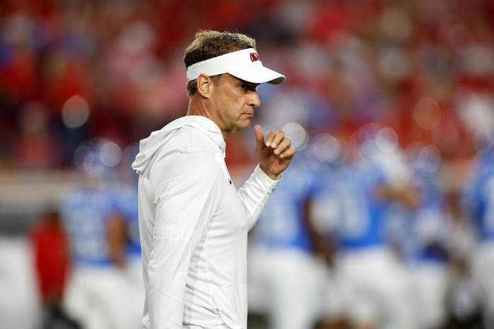 Ole Miss hands Lane Kiffin 'ultimatum' to make his coaching decision as rumors swirl