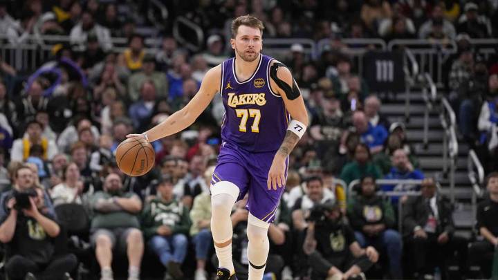Luka Doncic’s 30-point 1st half in Lakers-Clippers has fans buzzing